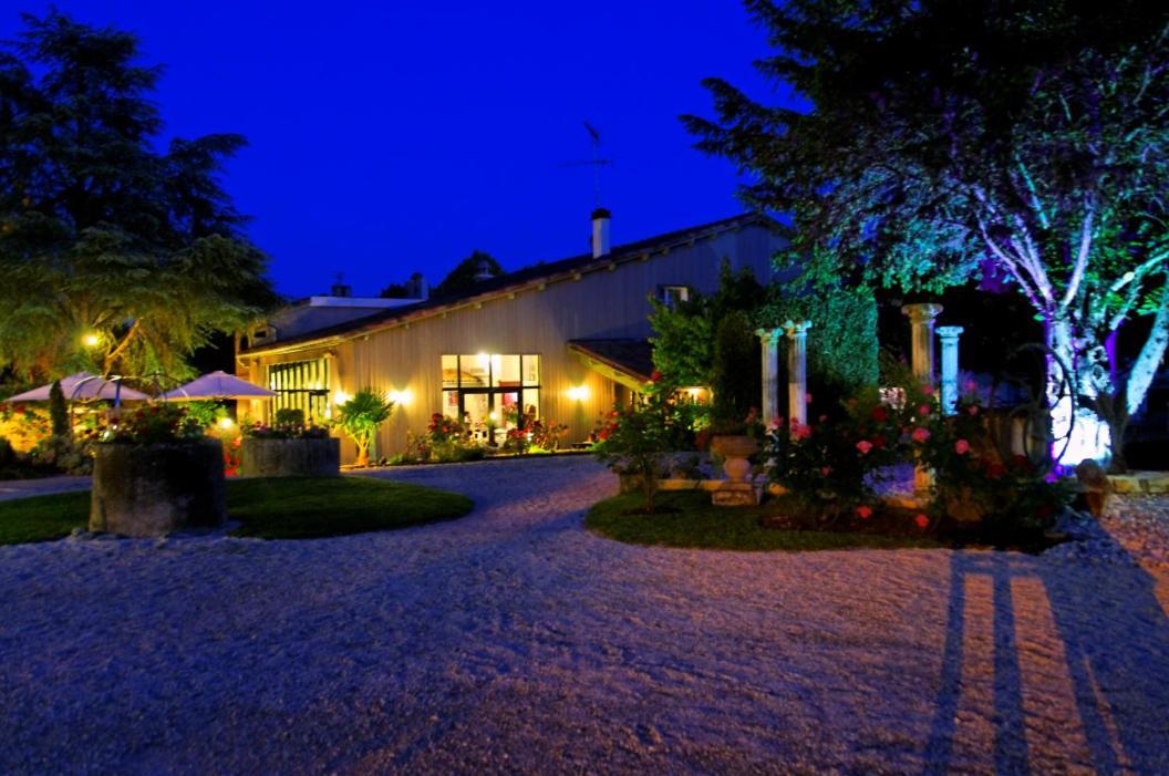 Logis Hotel Restaurant L'Essille Bassac Dış mekan fotoğraf
