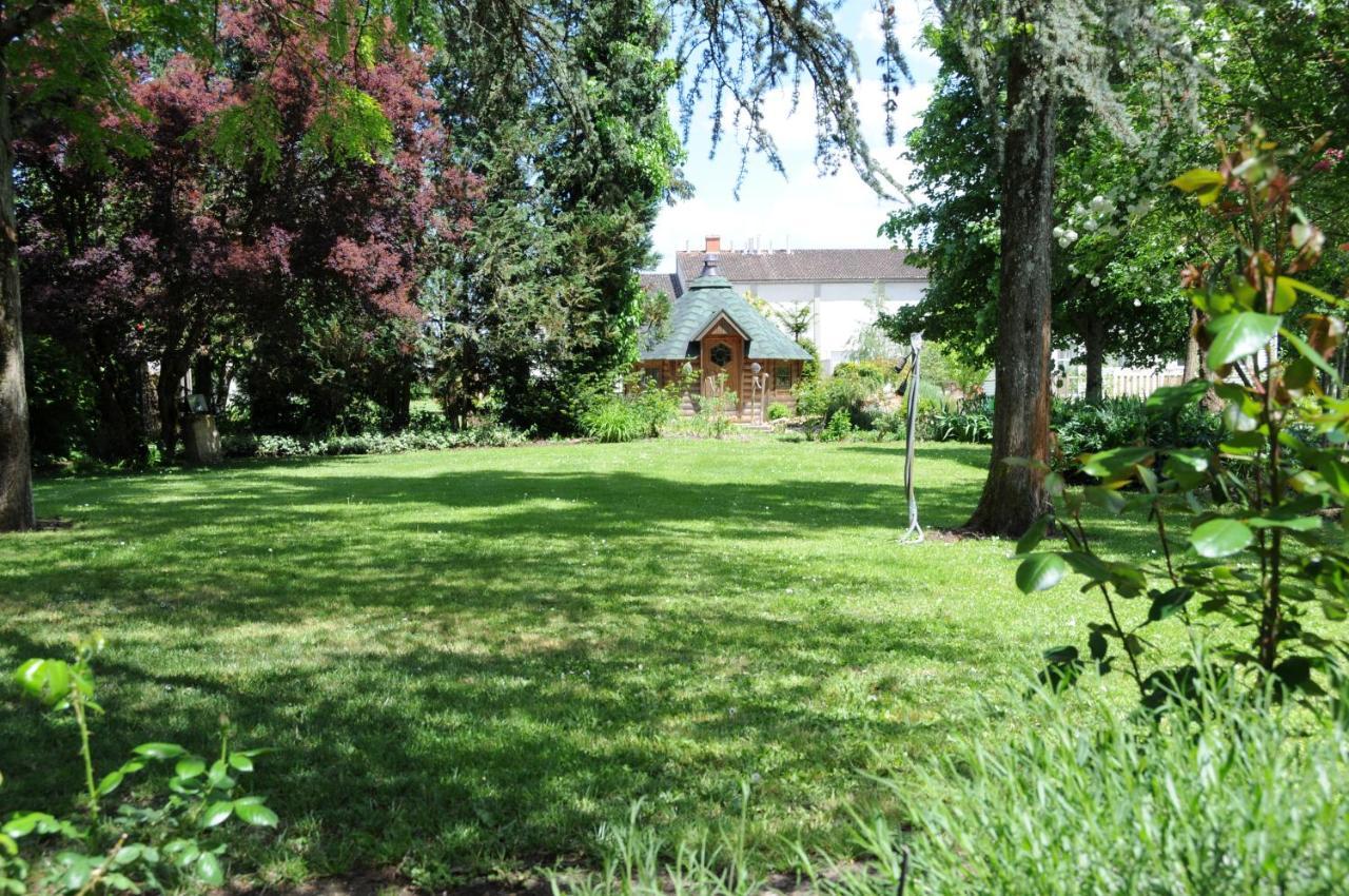 Logis Hotel Restaurant L'Essille Bassac Dış mekan fotoğraf