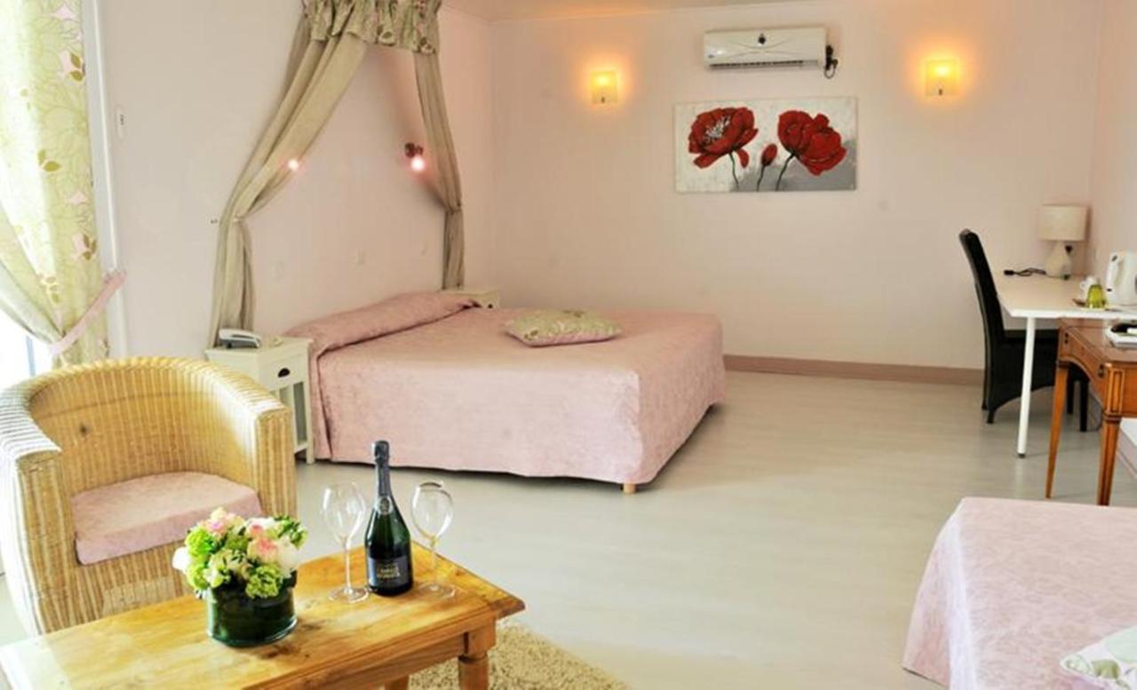 Logis Hotel Restaurant L'Essille Bassac Dış mekan fotoğraf